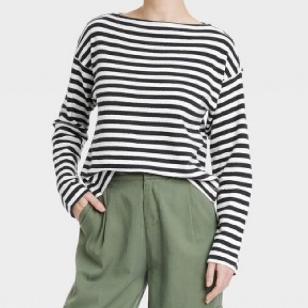a new day navy and White Striped Top NWOT